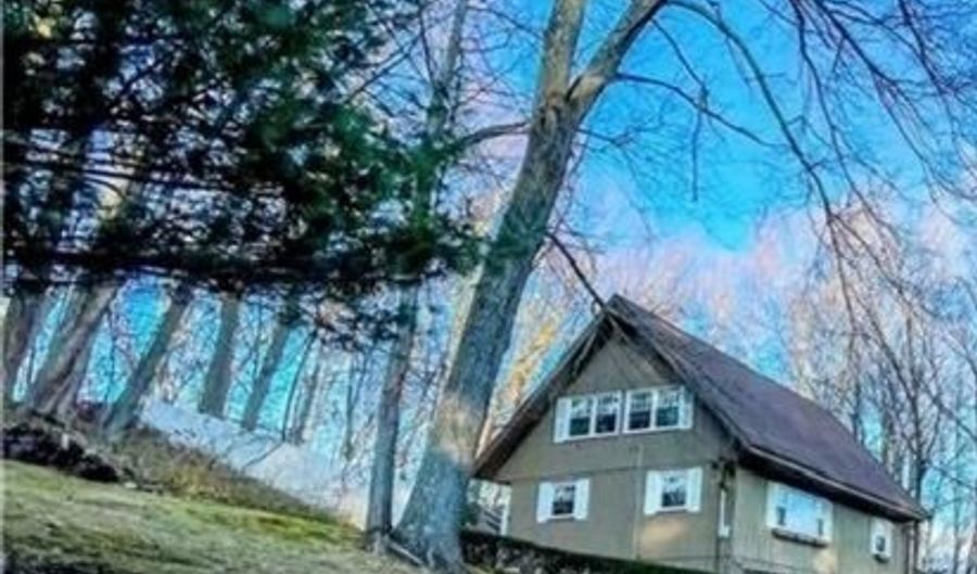 112 Ambler Rd, Bristol, CT 06010 - 4 Beds, 2 Bath