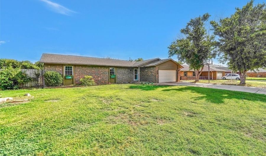224 N Quail Run, Altus, OK 73521 - 3 Beds, 2 Bath