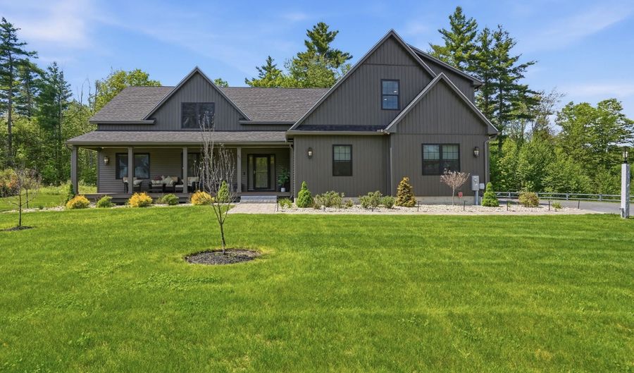 51 Colby Farm Rd, Chester, NH 03036 - 3 Beds, 4 Bath