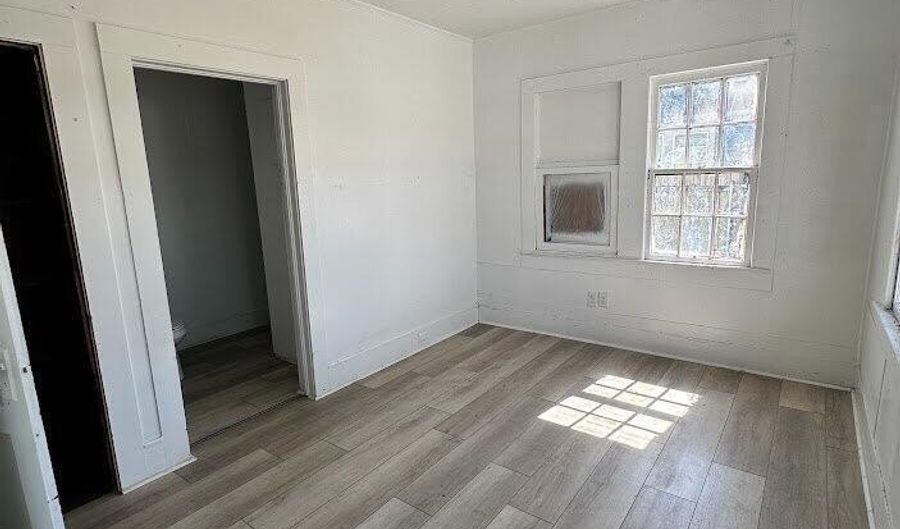 118 N Guegnon St, Abbeville, LA 70510 - 4 Beds, 0 Bath