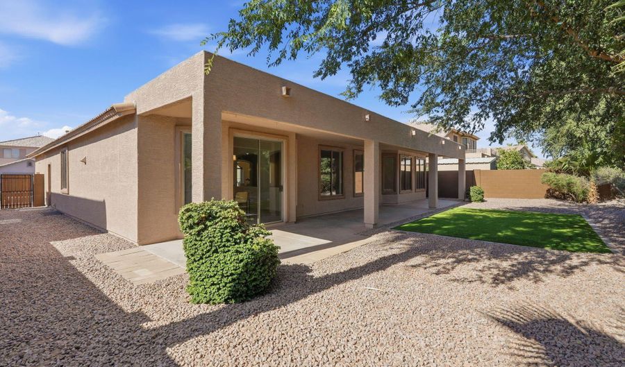 1689 E IRIS Dr, Chandler, AZ 85286 - 3 Beds, 2 Bath