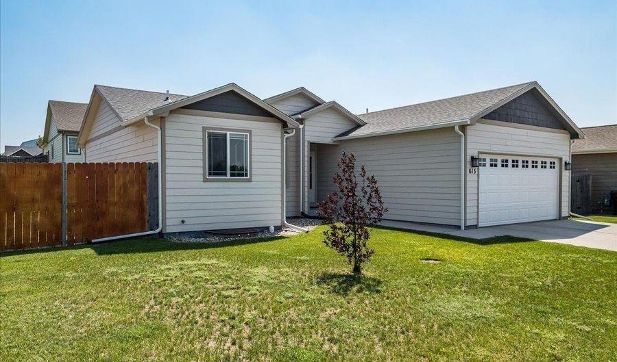 615 APRICOT St, Cheyenne, WY 82007 - 3 Beds, 2 Bath