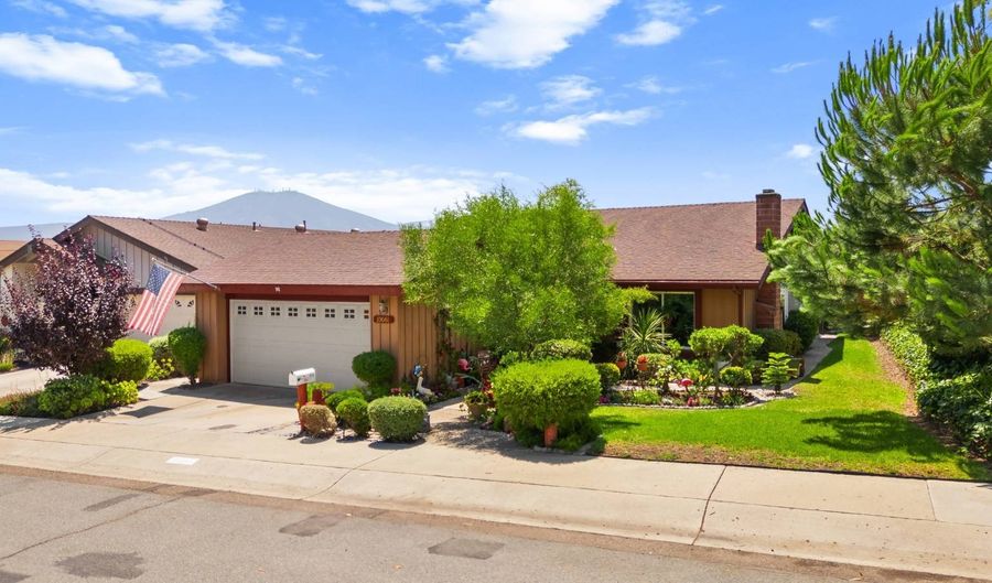 10061 Canyonside Ct, Spring Valley, CA 91977 - 3 Beds, 2 Bath
