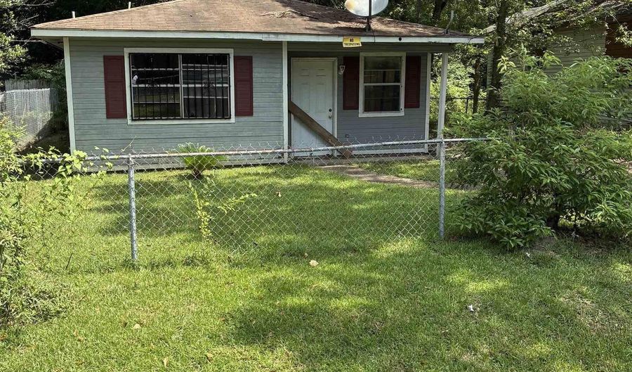 3307 Linden St, Baton Rouge, LA 70805 - 3 Beds, 2 Bath