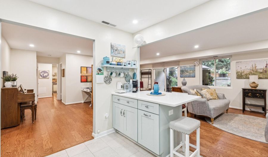 7425 DEMOCRACY Blvd 14, Bethesda, MD 20817 - 2 Beds, 2 Bath