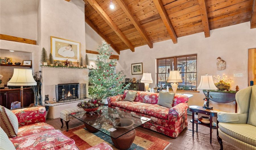 71 County Road 155, Abiquiu, NM 87510 - 4 Beds, 5 Bath
