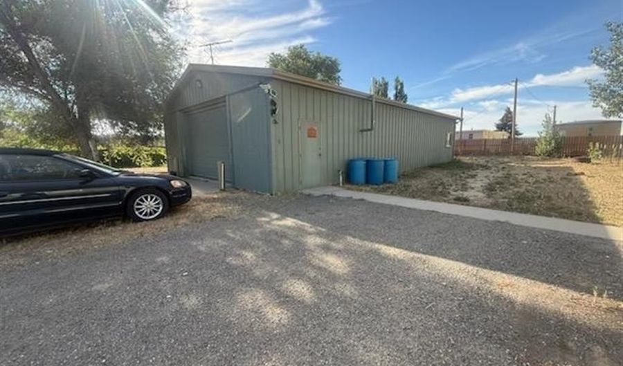 110 E Shoshone Ave, Byron, WY 82412 - 2 Beds, 1 Bath