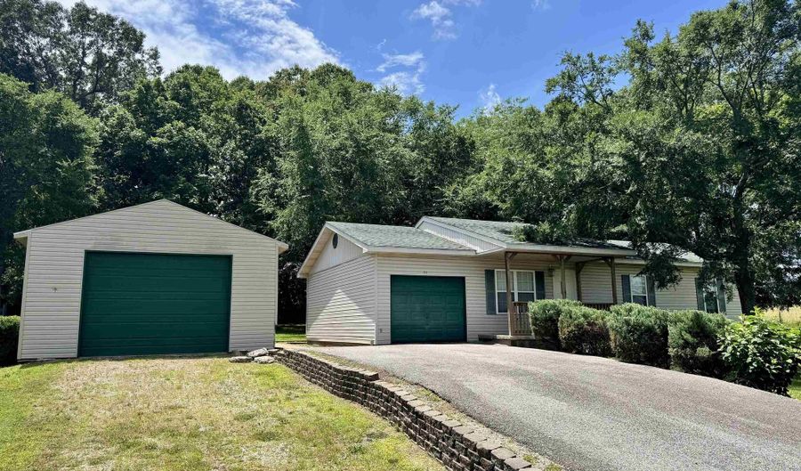 44 Sara Cir, Ash Flat, AR 72513 - 3 Beds, 2 Bath