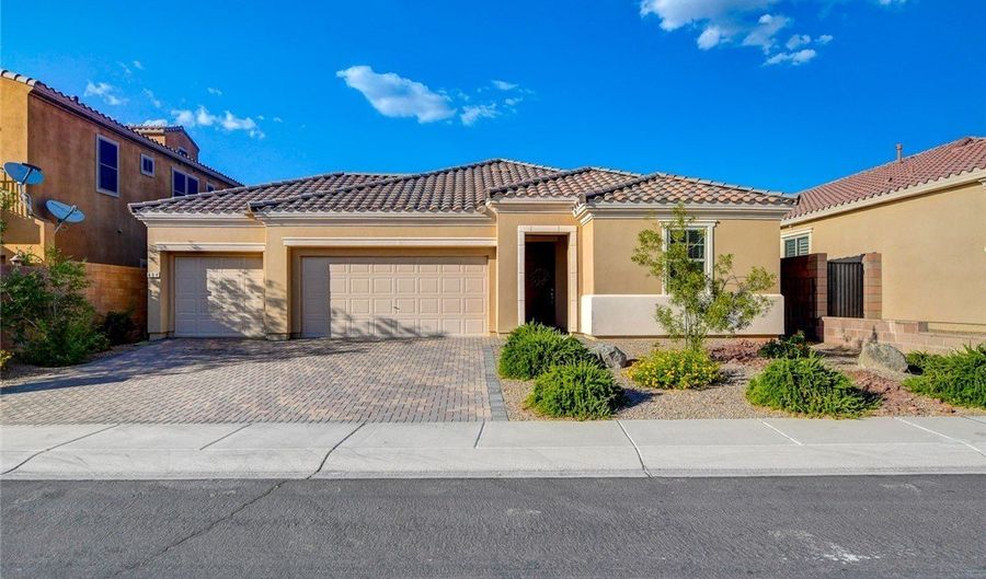 484 Punto Vallata Dr, Henderson, NV 89011 - 3 Beds, 3 Bath