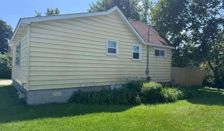 129 W Hueber St, Alpena, MI 49707 - 3 Beds, 1 Bath