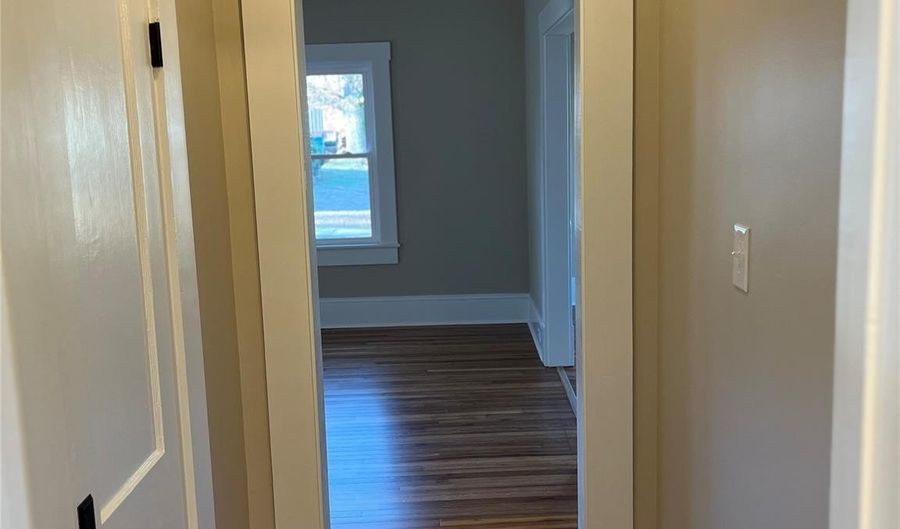 924 E Main St, Albemarle, NC 28001 - 2 Beds, 1 Bath