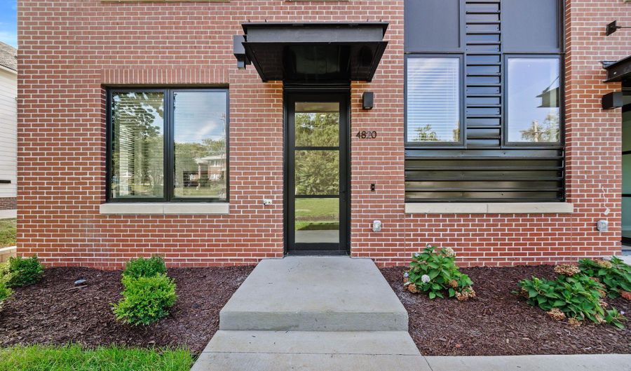 4848 Ingersoll Ave, Des Moines, IA 50312 - 3 Beds, 3 Bath