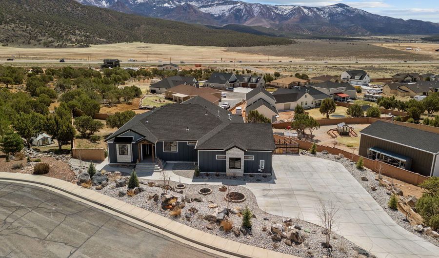 2753 W Eagle Ridge Loop, Cedar City, UT 84720 - 4 Beds, 4 Bath