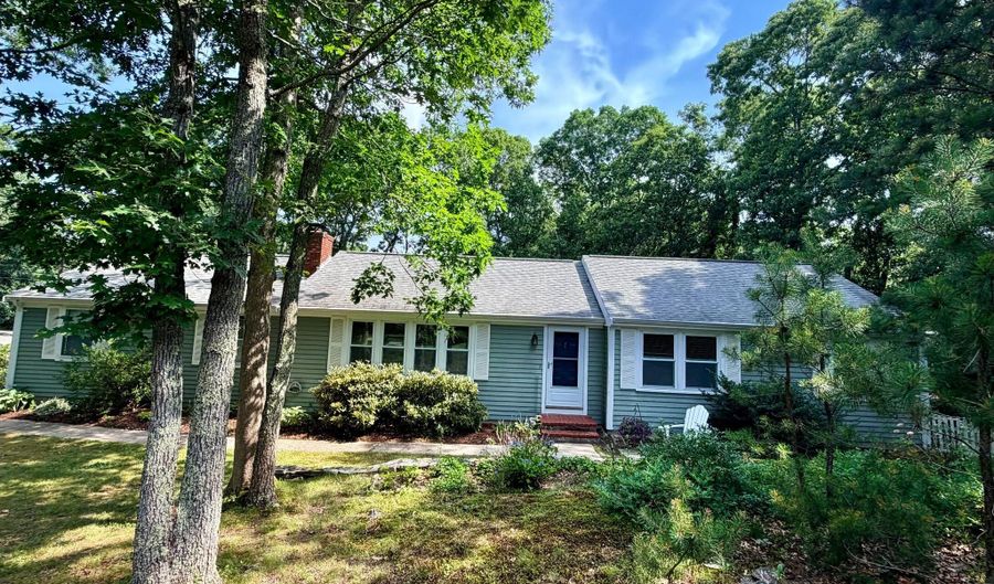 122 Salt Rock Rd, Barnstable, MA 02630 - 3 Beds, 2 Bath