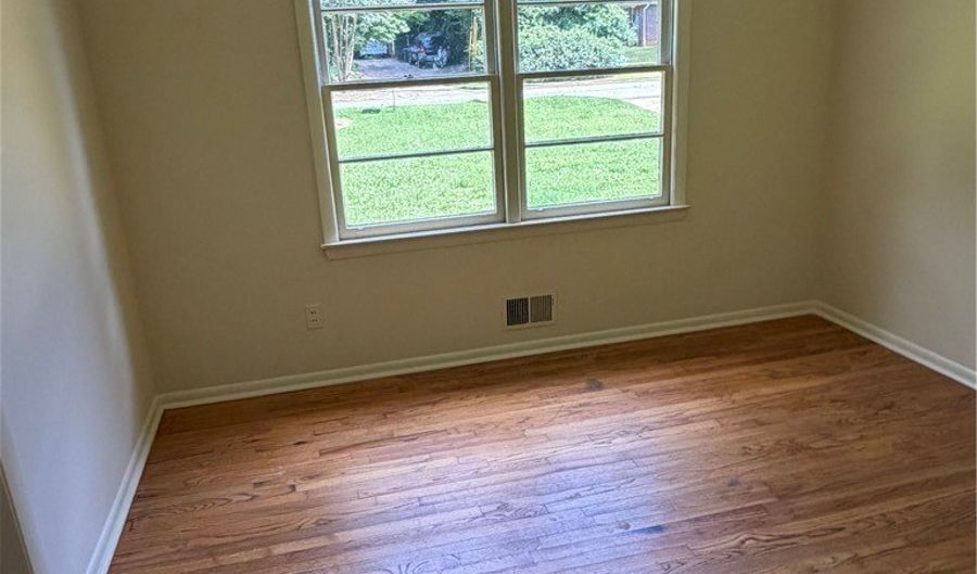 235 Clarke Dr, Athens, GA 30605 - 3 Beds, 2 Bath