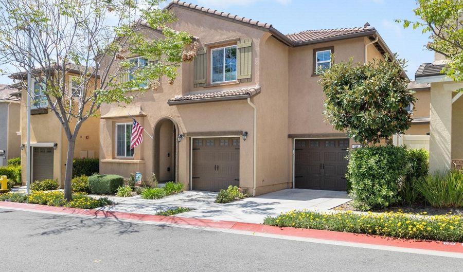 216 Oberlander Way, Fallbrook, CA 92028 - 4 Beds, 3 Bath