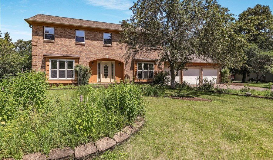 6720 S Shore Dr, Altoona, WI 54720 - 4 Beds, 3 Bath