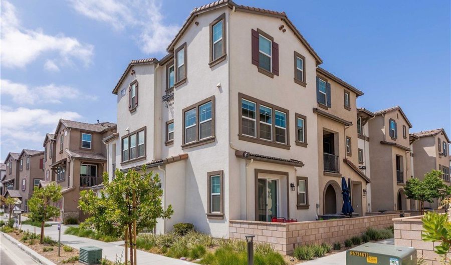 40709 Melrose Dr, Temecula, CA 92591 - 4 Beds, 4 Bath