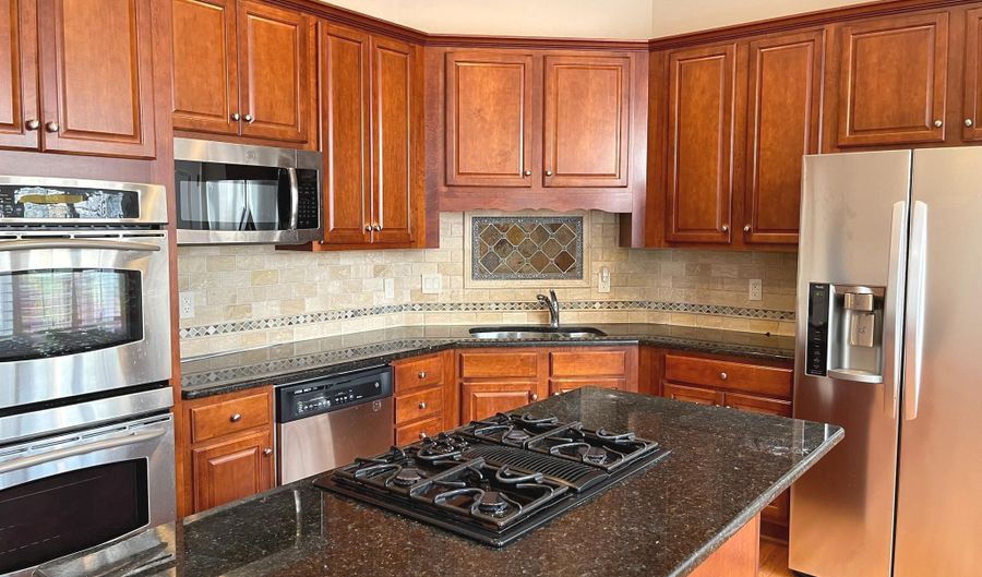 21949 WINDOVER Dr, Broadlands, VA 20148 - 3 Beds, 4 Bath