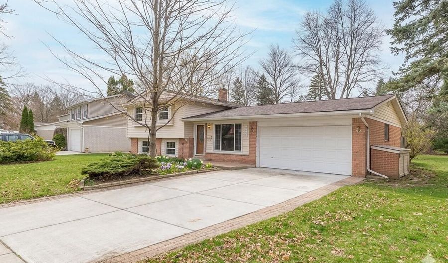 3212 Lockridge Dr, Ann Arbor, MI 48108 - 4 Beds, 2 Bath