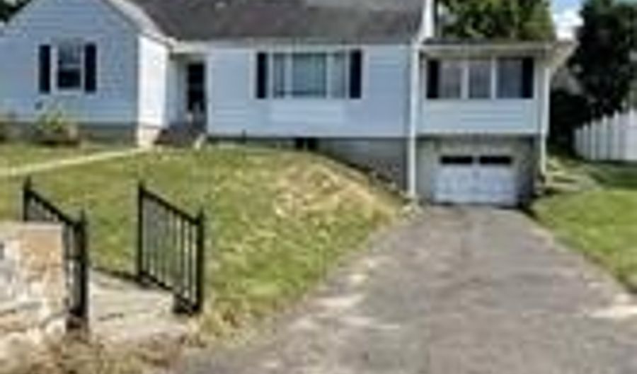 184 Southern Blvd, Danbury, CT 06810 - 3 Beds, 2 Bath