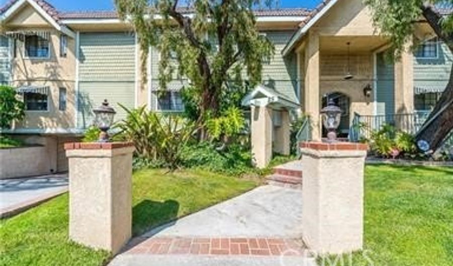 25 Palmetto F, Alhambra, CA 91801 - 3 Beds, 3 Bath