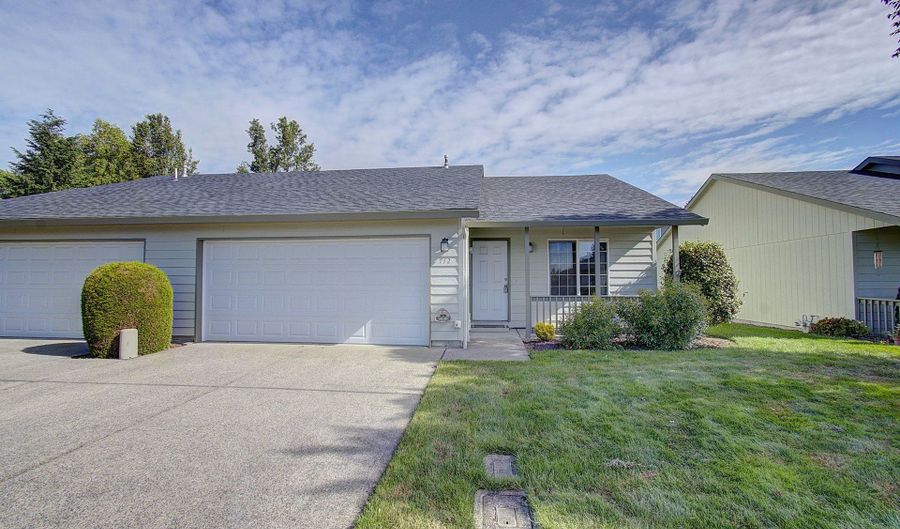 712 SE 5TH Way, Battle Ground, WA 98604 - 2 Beds, 2 Bath