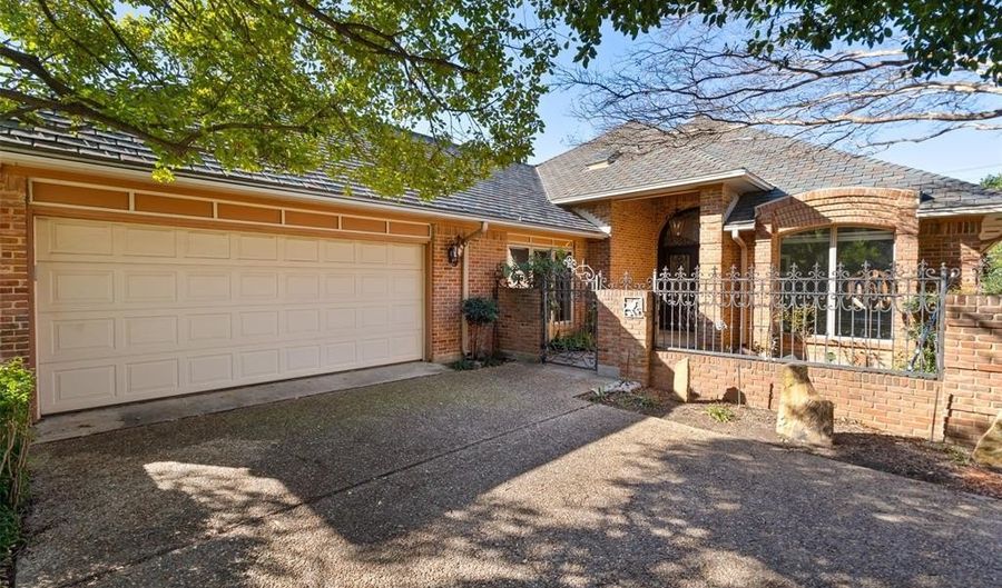 14787 Buckingham Ct, Addison, TX 75254 - 3 Beds, 3 Bath