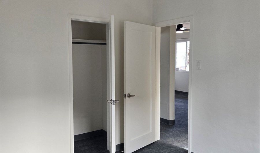 2256 Date St, Honolulu, HI 96826 - 2 Beds, 1 Bath