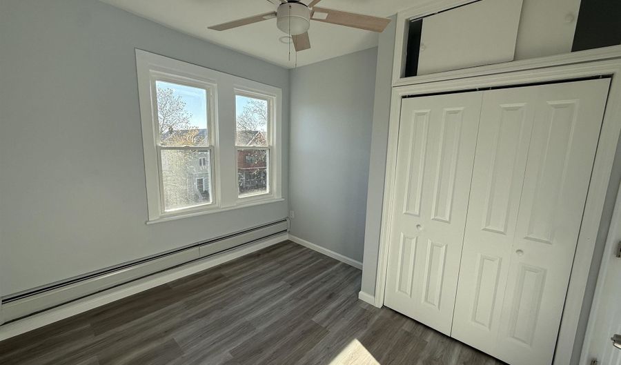 375 KENNEDY Blvd 4, Bayonne, NJ 07002 - 3 Beds, 1 Bath