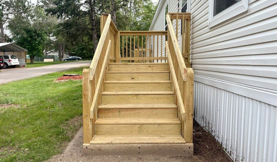 402 Lilly Ln, Altoona, WI 54720 - 3 Beds, 2 Bath