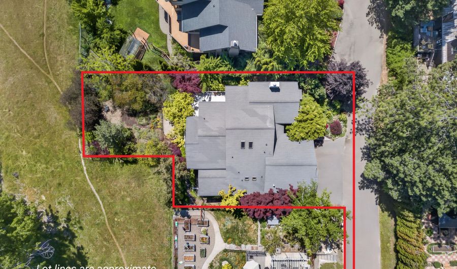 602 Ashland St, Ashland, OR 97520 - 3 Beds, 3 Bath