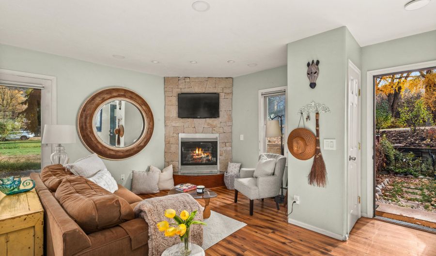 106 Swinging Bridge Ln, Basalt, CO 81621 - 2 Beds, 2 Bath