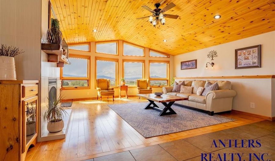 122 Sunset Rim, Cody, WY 82414 - 5 Beds, 3 Bath
