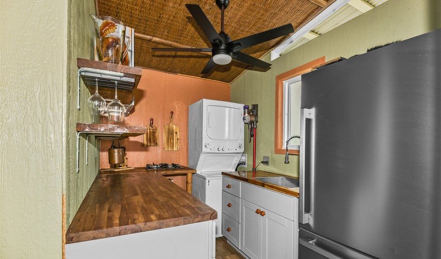 75-5944 Kakalina St, Kailua Kona, HI 96740 - 4 Beds, 5 Bath