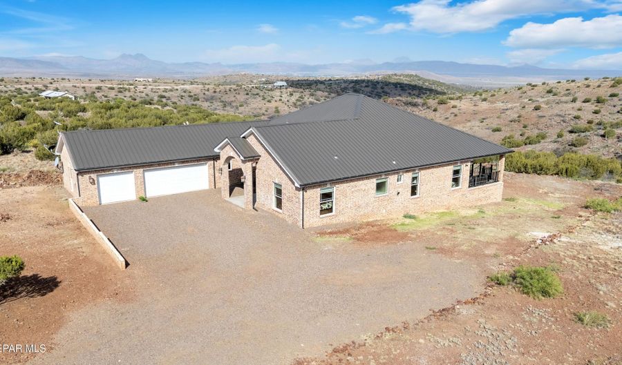 131 High Lonesome Dr, Alpine, TX 99999 - 5 Beds, 3 Bath