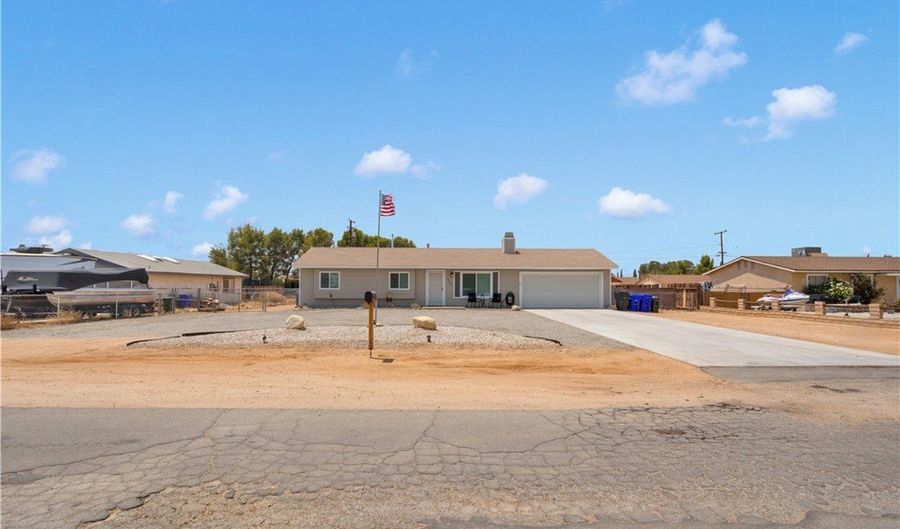 10548 Tecopa Rd, Apple Valley, CA 92308 - 3 Beds, 2 Bath