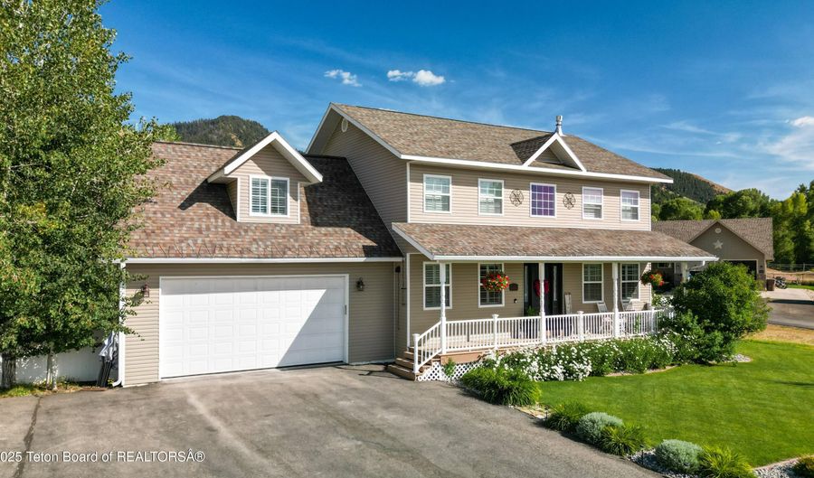 9 MILES Mdw, Afton, WY 83110 - 4 Beds, 4 Bath