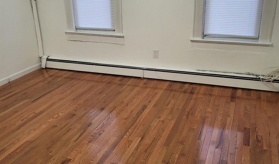 89 W 21ST St 1, Bayonne, NJ 07002 - 4 Beds, 1 Bath