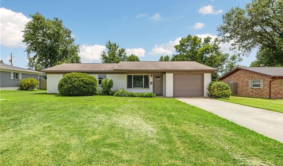 1208 NE 3Rd St, Bentonville, AR 72712 - 3 Beds, 2 Bath