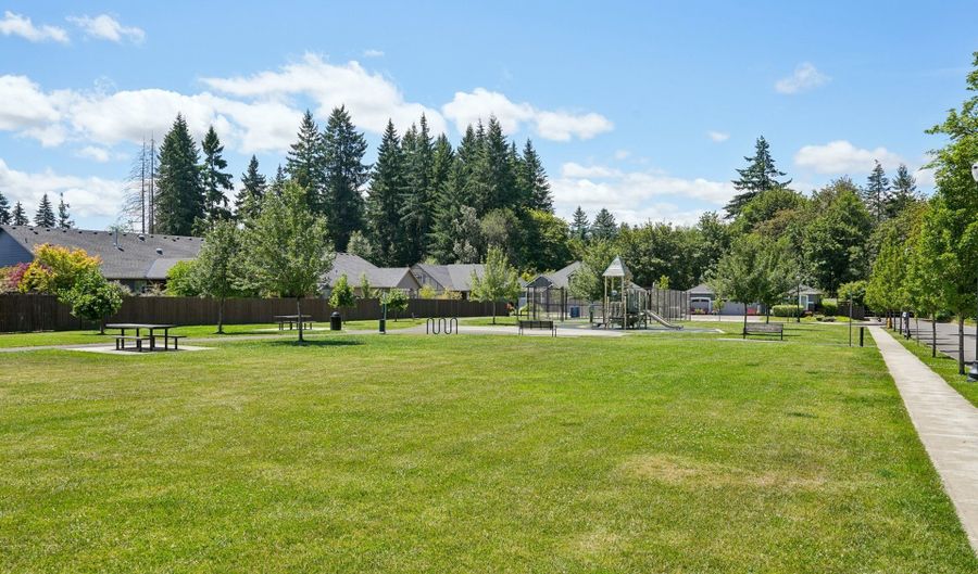 810 NE 27TH St, Battle Ground, WA 98604 - 5 Beds, 4 Bath