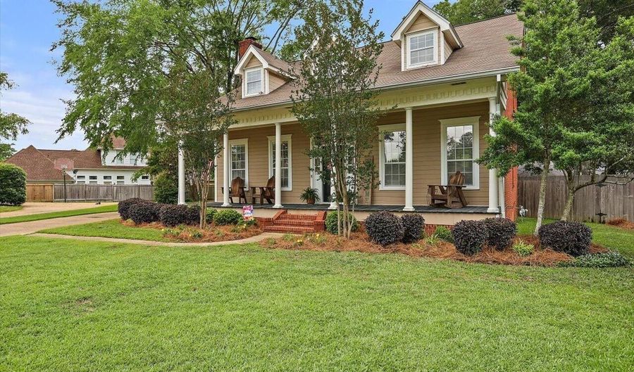 911 Tetbury Pl, Brandon, MS 39047 - 4 Beds, 3 Bath