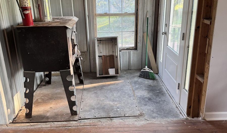 636 MOORE Rd, Altoona, AL 35952 - 3 Beds, 1 Bath
