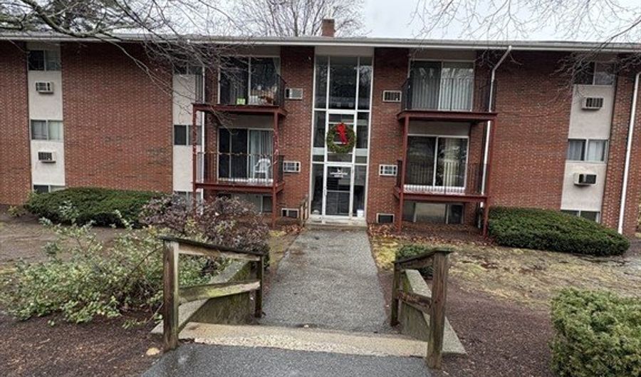 10 Longwood Dr 5, Andover, MA 01810 - 2 Beds, 1 Bath