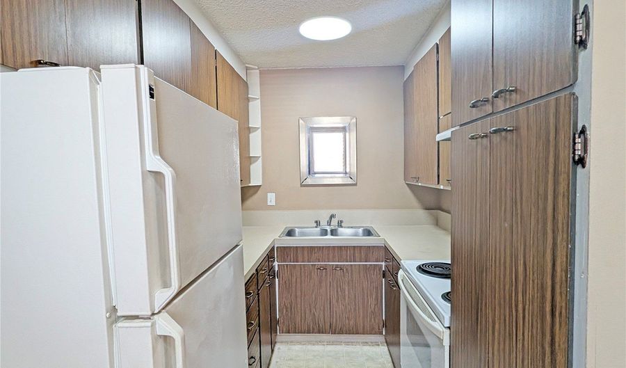 1120 Hassinger St 208, Honolulu, HI 96822 - 1 Beds, 1 Bath