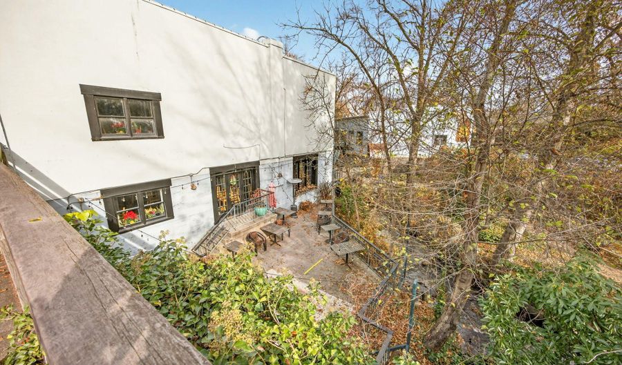 84 N Main St, Ashland, OR 97520 - 0 Beds, 0 Bath