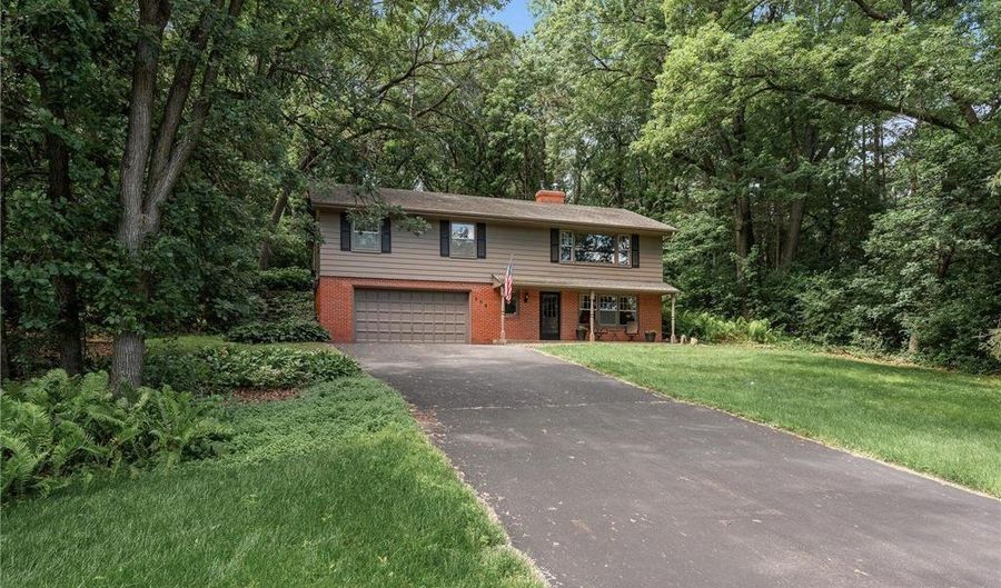 109 Cimarron Ct, Apple Valley, MN 55124 - 3 Beds, 2 Bath