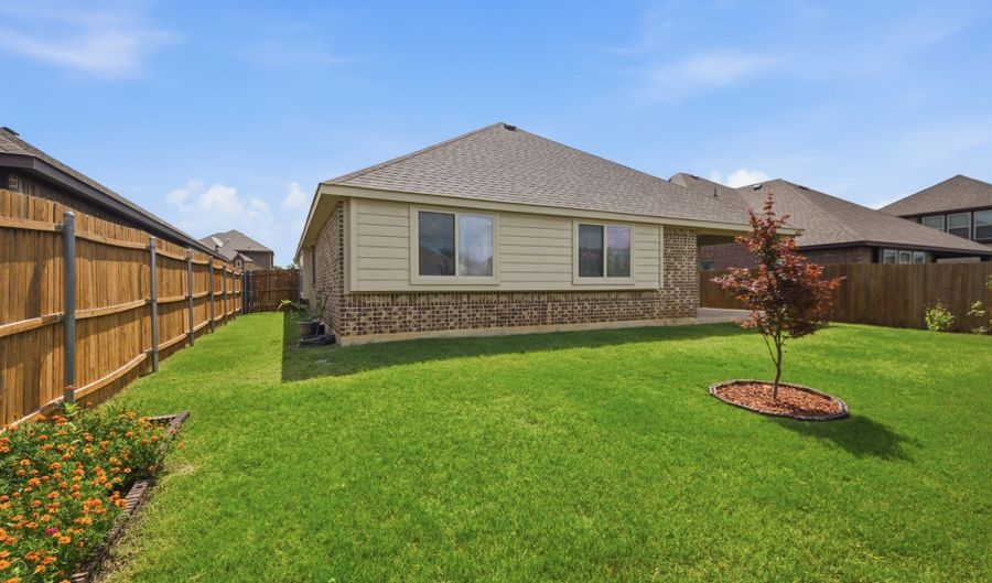 515 Lakeview Dr, Alvarado, TX 76009 - 4 Beds, 2 Bath