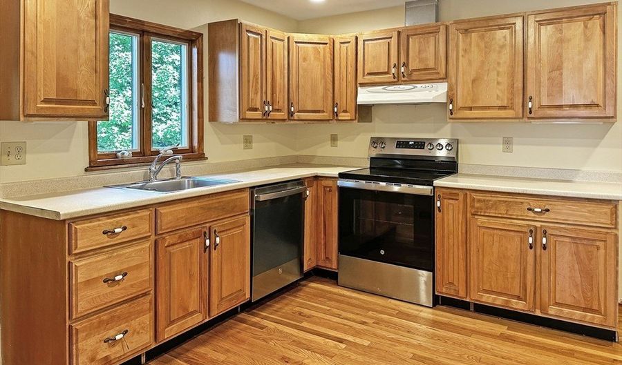 11 Mead Road 11, Arlington, MA 02474 - 2 Beds, 1 Bath