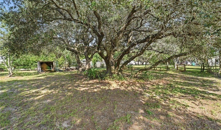 1940 S Commercial St, Aransas Pass, TX 78336 - 3 Beds, 2 Bath